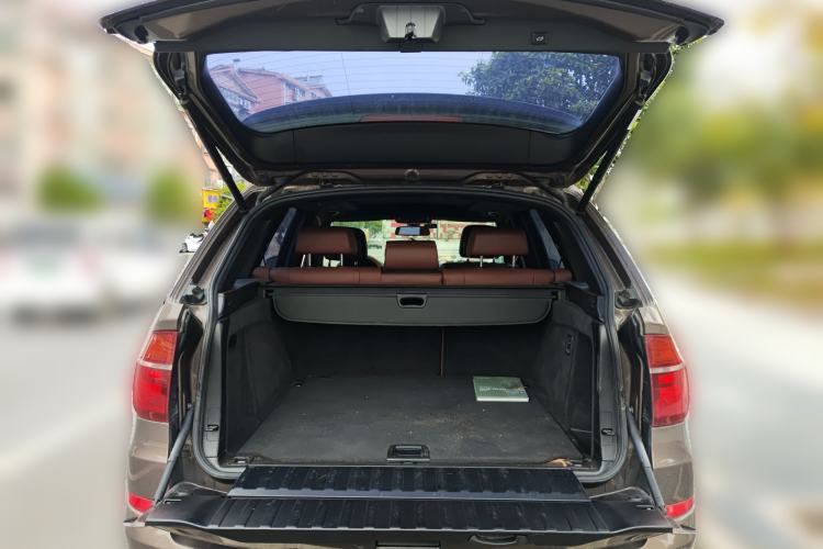 Used BMW X5 2013 xDrive35i Leading Model Trunk