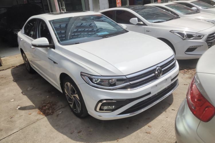 Used Volkswagen Bora 2023 300TSI DSG Prestige Edition Exterior 1