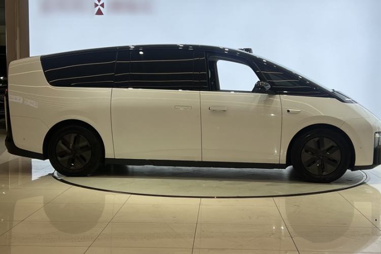 Used Li Auto MEGA 2024 Ultra Model