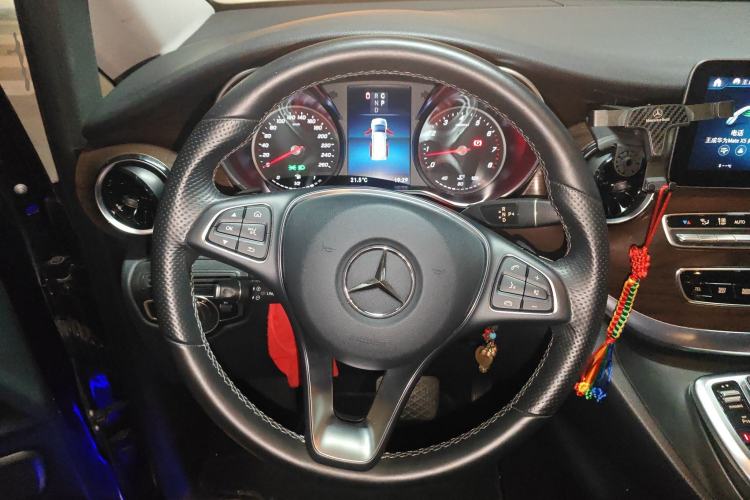 Used Mercedes-Benz V-Class 2021 V 260 Avantgarde Edition