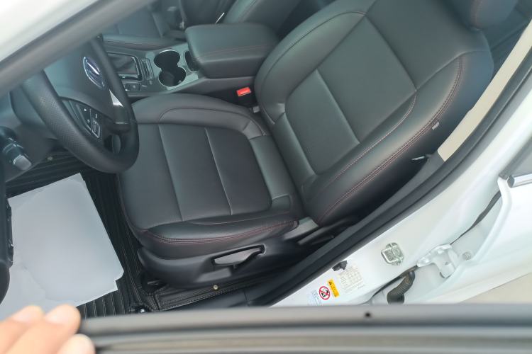 Used CHANGAN CS75 2017 Shangkui Edition 1.5T Automatic Fengxiang Model Left Front Seat