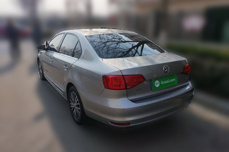 Used Volkswagen Sagitar 2017 230TSI Automatic Luxury Edition
