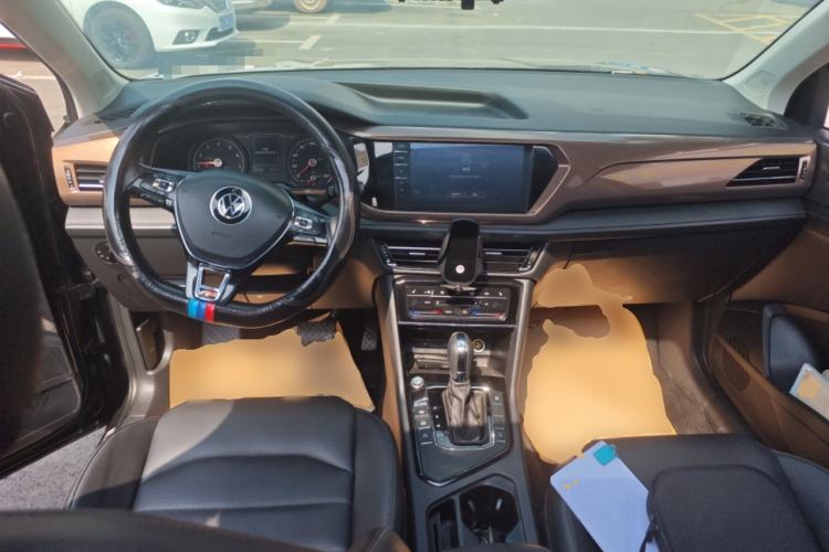 Used Volkswagen Tharu 2021 280TSI Two-Wheel-Drive Luxury Edition
