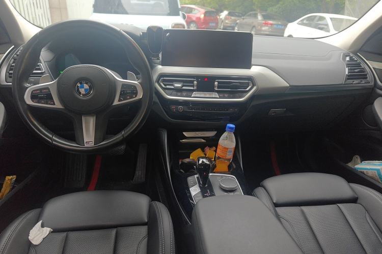 Used BMW X4 2022 xDrive 30i M Sport Package Center Console