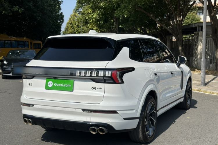 Used Lynk & Co 09 2021 2.0T Halo Six-Seater
