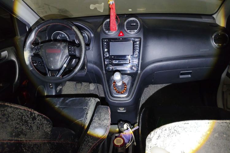 Used Haval H6 2013 Upgraded Model 1.5T Manual Two-Wheel Drive Elite Version
