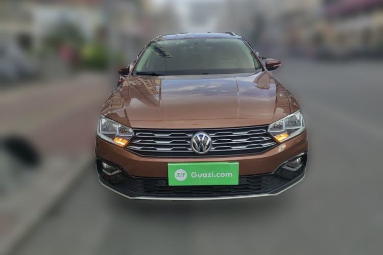 Used Volkswagen C-TREK 2017 1.6L Automatic Luxury Model
