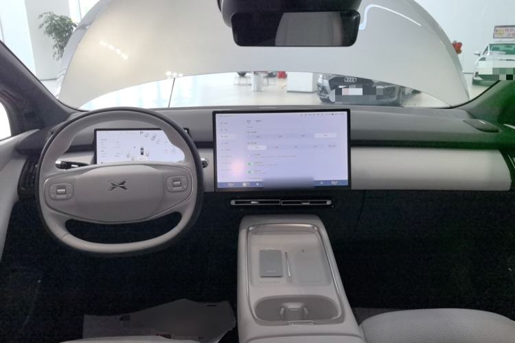 Used XPeng P7+ 2024 Long-Range Max Center Console