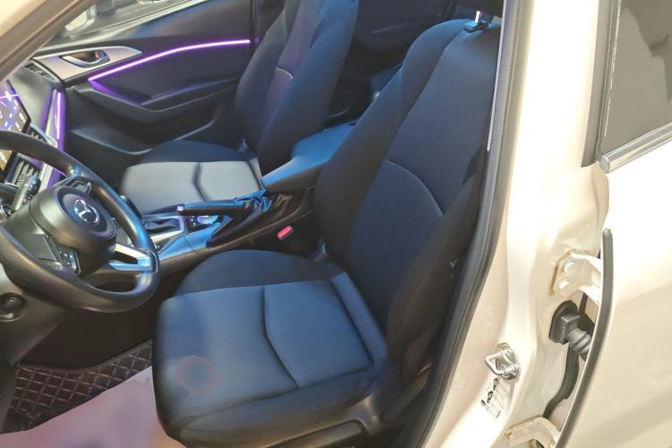 Used Mazda 3 Axela 2017 Hatchback 1.5L Automatic Comfort Model Emission Standard China V
