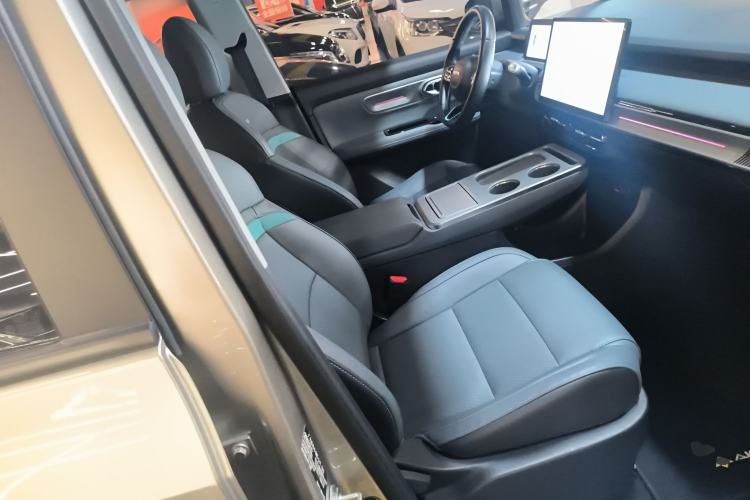 Used AION Y 2022 Plus 70 Smart Edition Right Front Seat