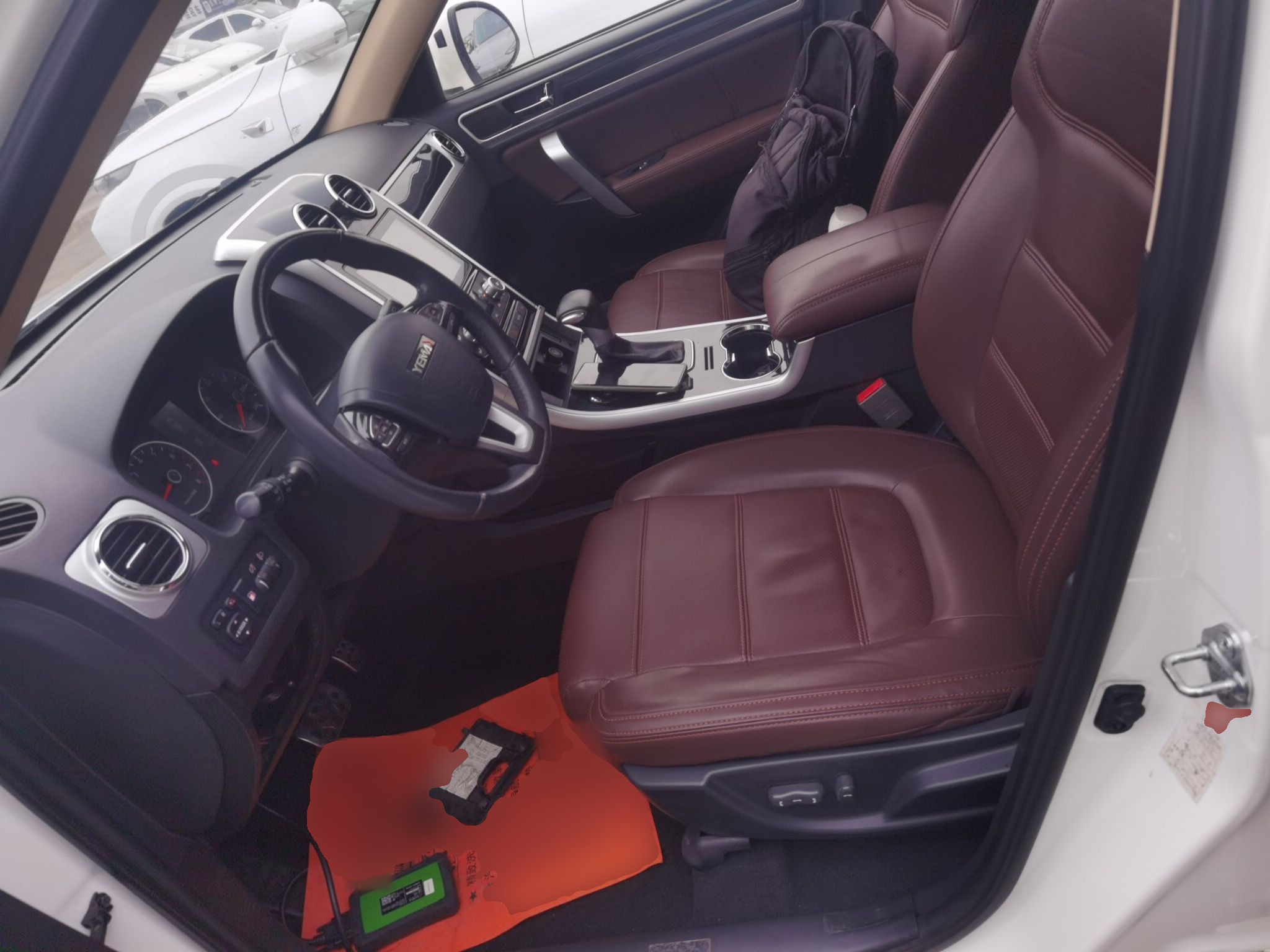 المقاعد الأمامية داخل السيارة