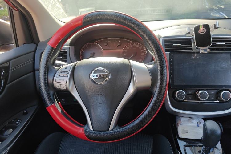 Used Nissan Tiida 2016 1.6L CVT Cool Dynamic Edition