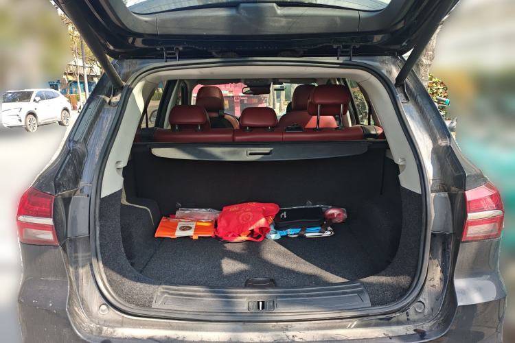 Used Roewe RX5 2016 30T Two-Wheel Drive Automatic Internet Smart Edition Trunk