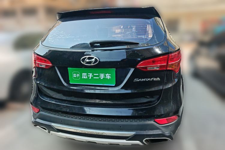 Used Hyundai Santa Fe 2015 2.4L Automatic Two-Wheel Drive Smart Version 5 Seats
