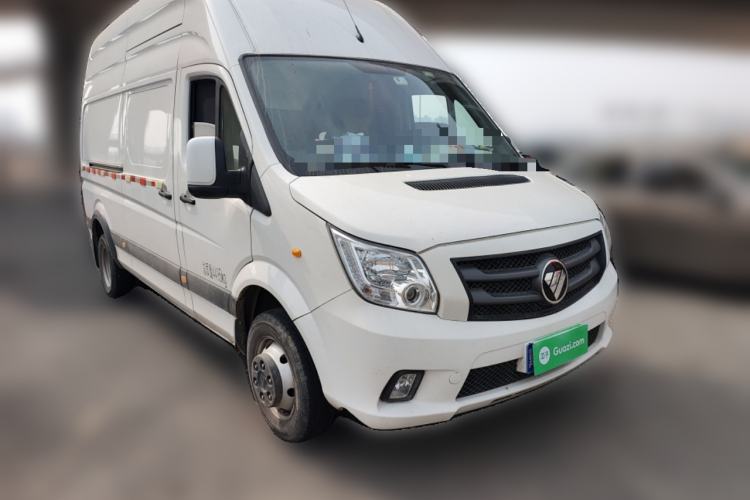 Used Foton Toano 2024 Joy Elephant Van Cummins 2.8T Manual Transmission Long Wheelbase Ultra-High Roof Rear Dual Tires 3-Seater
