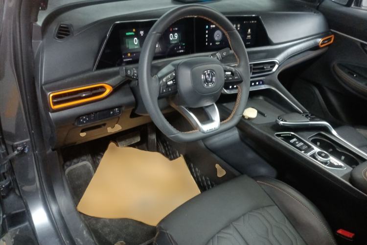 Used CHANGAN UNI-T 2022 1.5T Luxury Edition Center Console