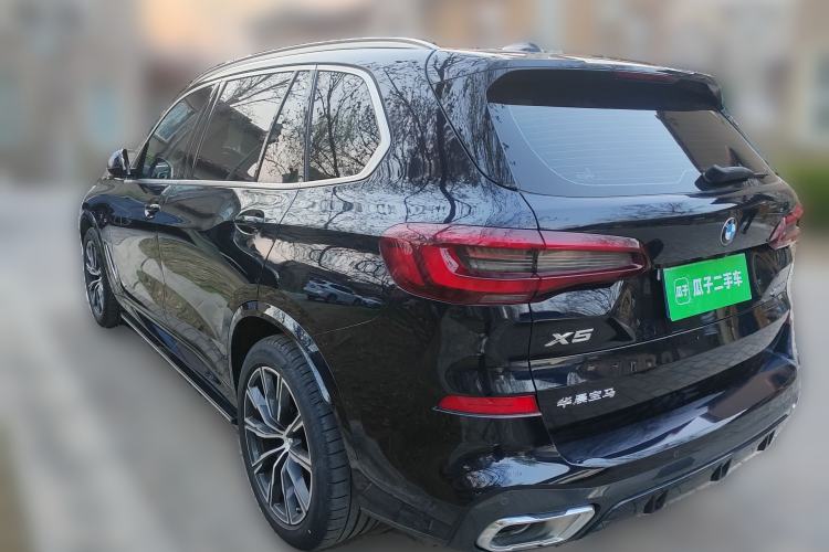 Used BMW X5 2022 xDrive 30Li Luxury M Sport Package
