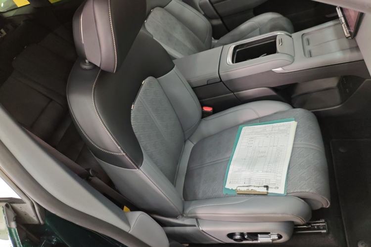 Used Zeekr 7X 2025 100 kWh Long-Range Rear-Wheel Drive with Intelligent Driving Features
