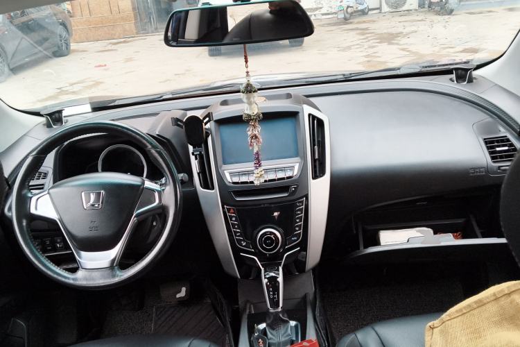 Used Luxgen U6 SUV 2014 1.8T Fashion Edition Center Console