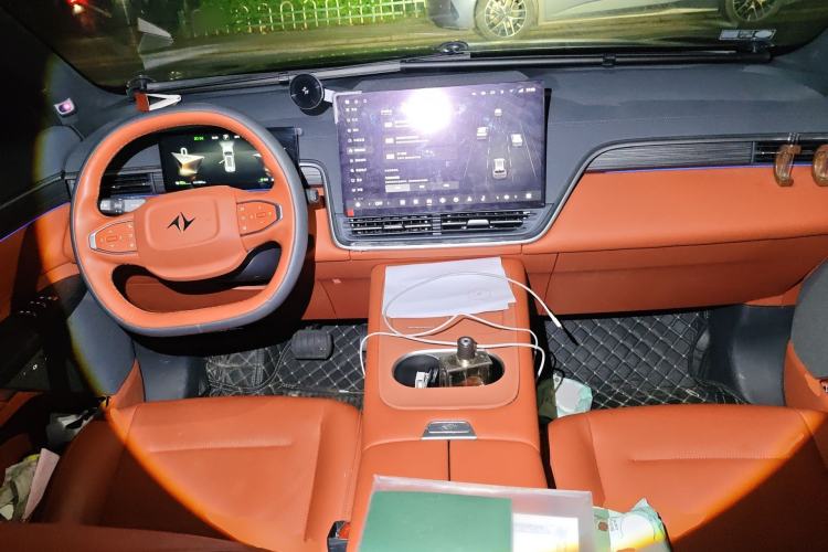 Used Dongfeng eπ eπ008 2025 636Ultra LikeYi Edition 6-Seater Center Console