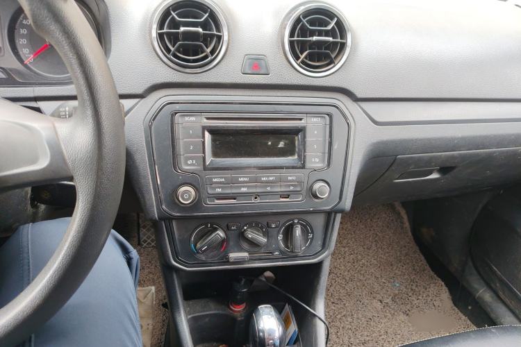 Used Volkswagen Jetta 2017 1.5L Automatic Fashion Model