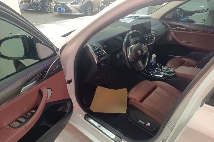 Used BMW X3 2022 Second Facelift xDrive30i Leading Edition M Night Sky Package Driver Seat