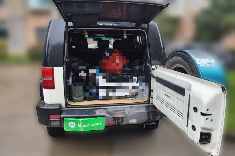 Used BAIC Off-Road BJ40 2016 40L 2.3T Automatic All-Wheel Drive Premium Edition Trunk