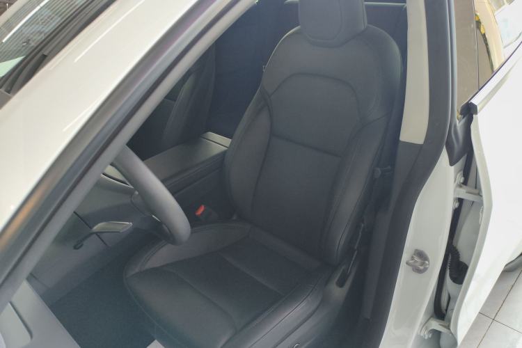 Used Tesla Model Y 2025 Rear-Wheel-Drive Version Left Front Seat