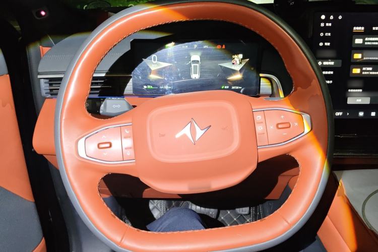 Used Dongfeng eπ eπ008 2025 636Ultra LikeYi Edition 6-Seater Steering Wheel