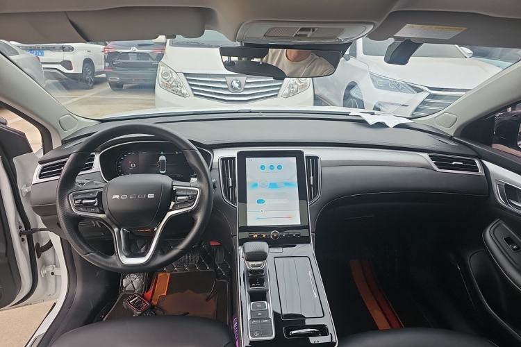 Used Roewe i6 MAX 2020 300TGI Automatic "Swell Cool Smart Drive" Edition Center Console