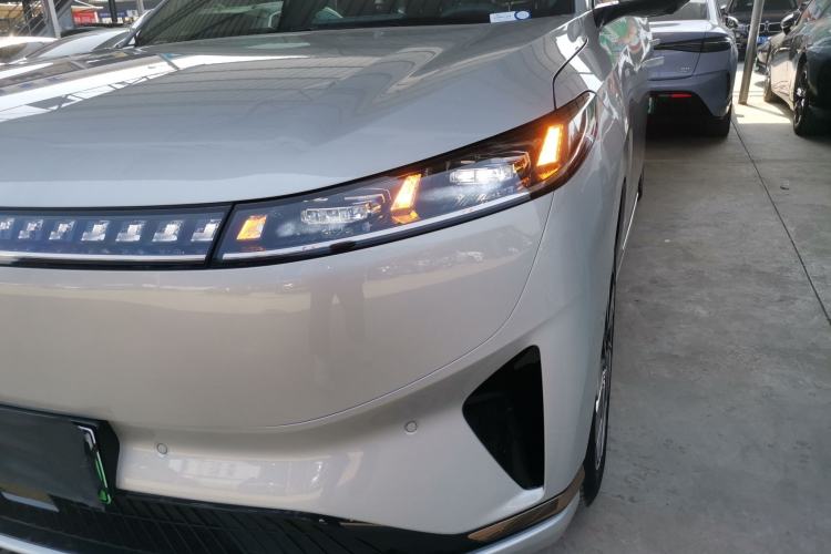 Used Dongfeng eπ eπ008 2024 210Max Range-Extended Version 6 Seats
