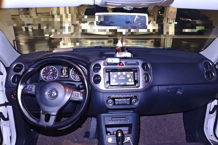 Used Volkswagen Tiguan 2012 2.0 TSI Automatic All-Wheel Drive Flagship Edition Center Console