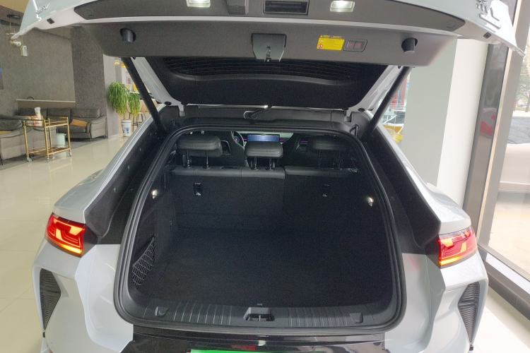 Used BYD Song L EV 2025 Intelligent Driving Version 662 km LiDAR Excellence Edition
