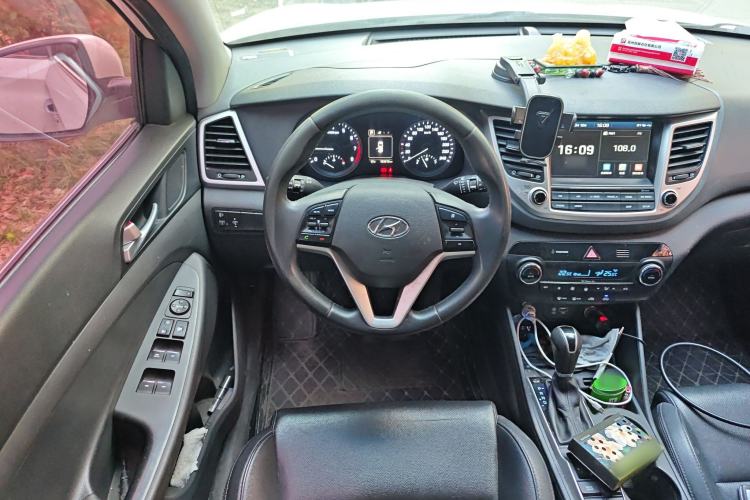 Used Hyundai Tucson 2018 1.6T Dual-Clutch Two-Wheel Drive 15th Anniversary Special Edition
