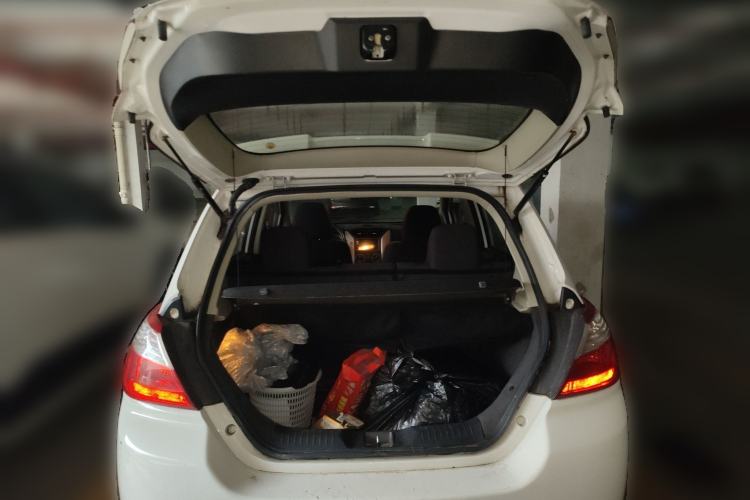 Used Venucia R50 2013 1.6L Automatic Fashion Edition