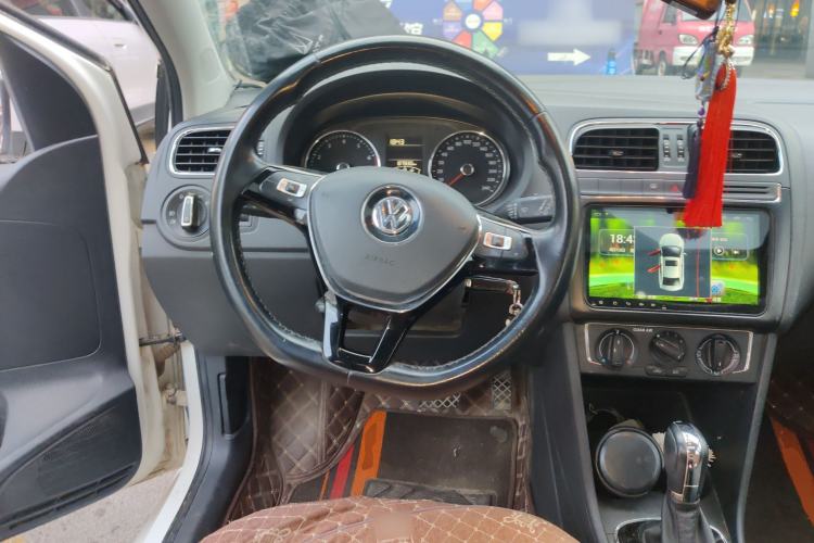 Used Volkswagen Polo 2016 1.6L Automatic Comfort Model Steering Wheel