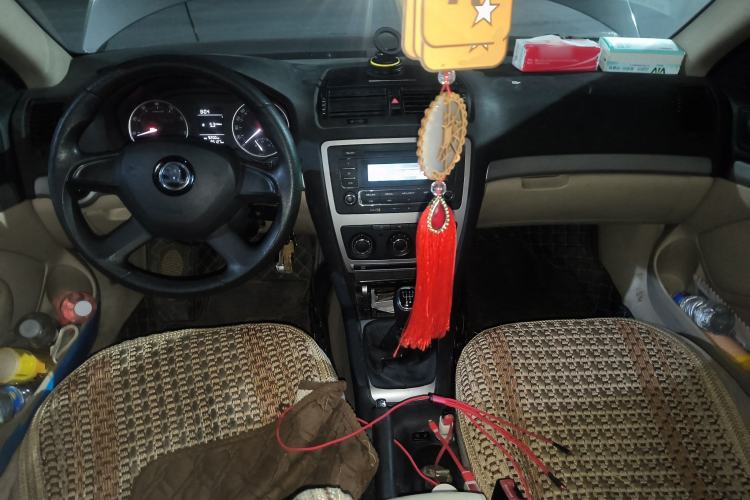 Used Skoda Octavia 2015 Classic Model 1.6L Manual Yijie Edition