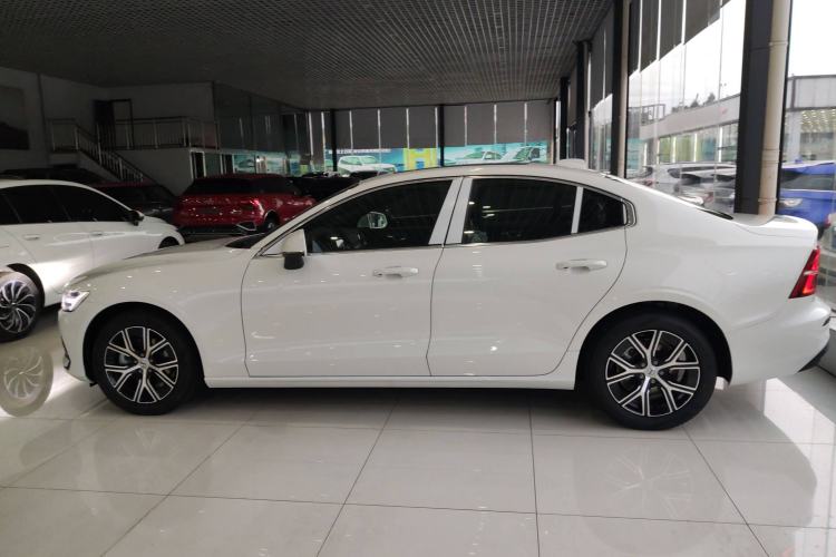 Used Volvo S60 2025 B4 Zhiyi Luxury Edition
