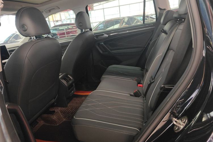 Used Volkswagen Tiguan L 2023 330TSI Automatic Two-Wheel Drive R-Line Enjoyment Edition
