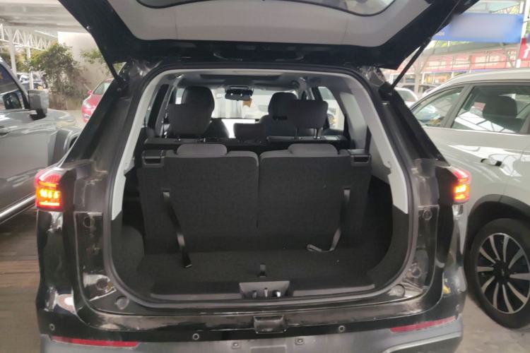 Used Chery Fengyun T8 2025 1.5T 130 km Comfort Edition 7-Seater Trunk