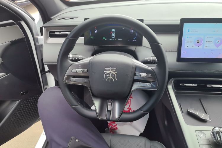 Used BYD Qin PLUS 2025 DM-i Smart Drive 55KM Leading Model Steering Wheel