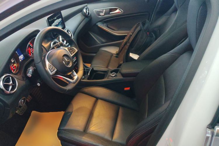 Used Mercedes-Benz GLA 2017 GLA 260 4MATIC Sport Edition Left Front Seat