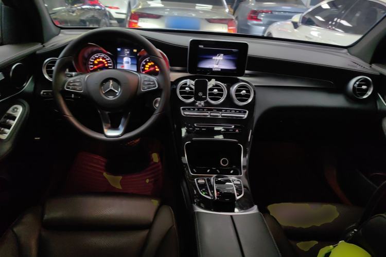 Used Mercedes-Benz GLC 2018 Facelift GLC 260 4MATIC Luxury Edition
