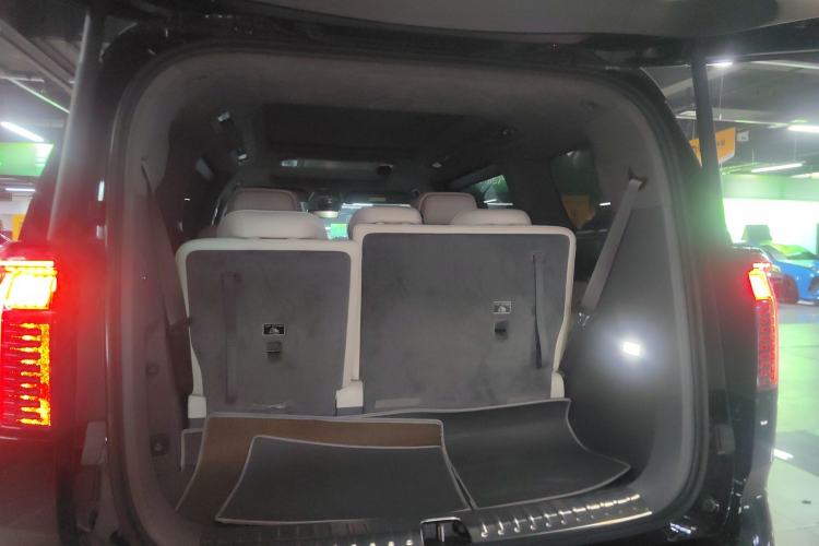 Used Zeekr 009 2024 7-Seater Walk-Through Version Four-Wheel Drive 108 kWh