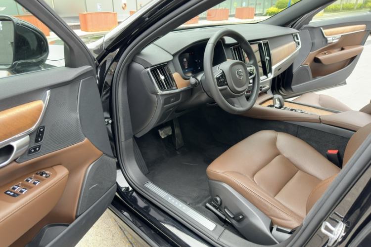 Used Volvo S90 2024 B5 Zhiyi Luxury Edition
