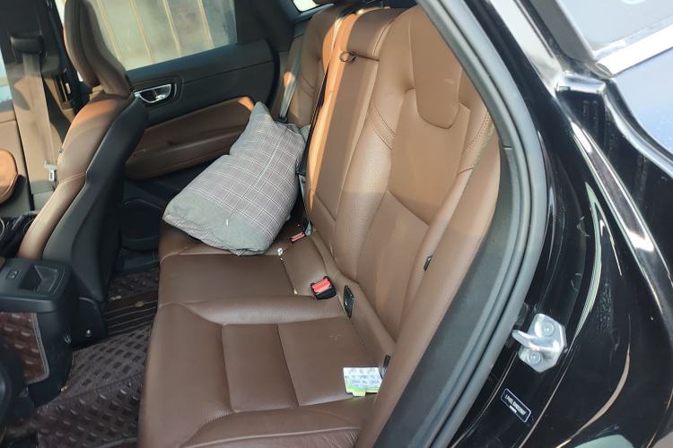 Used Volvo XC60 2022 B5 4x4 Zhiyi Luxury Edition