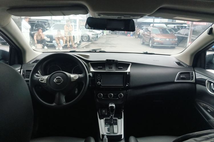 Used Nissan Sylphy 2016 1.6 XL CVT Luxury Edition Center Console