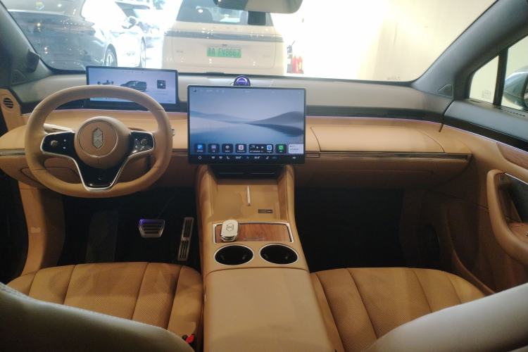 Used Hima Luxeed R7 2026 Model Range-Extending Ultra Center Console