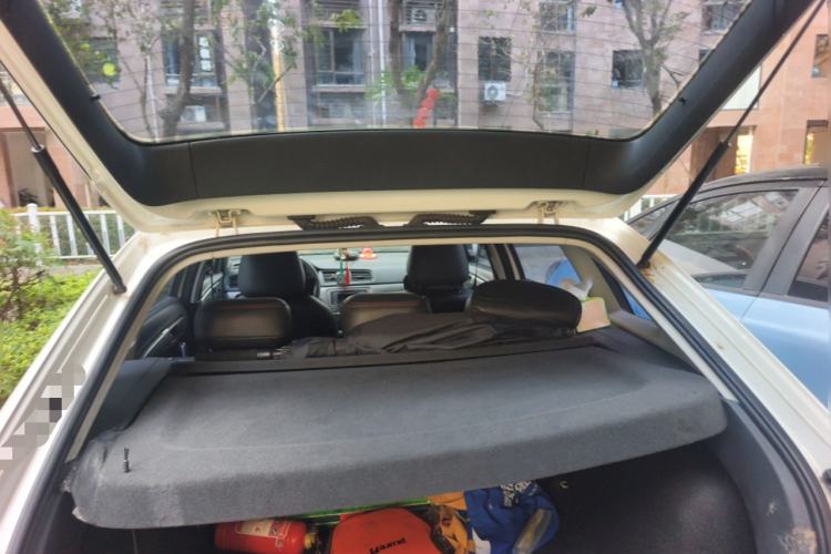 Used Volkswagen Gran Lavida 2013 1.6L Automatic Fashion Model