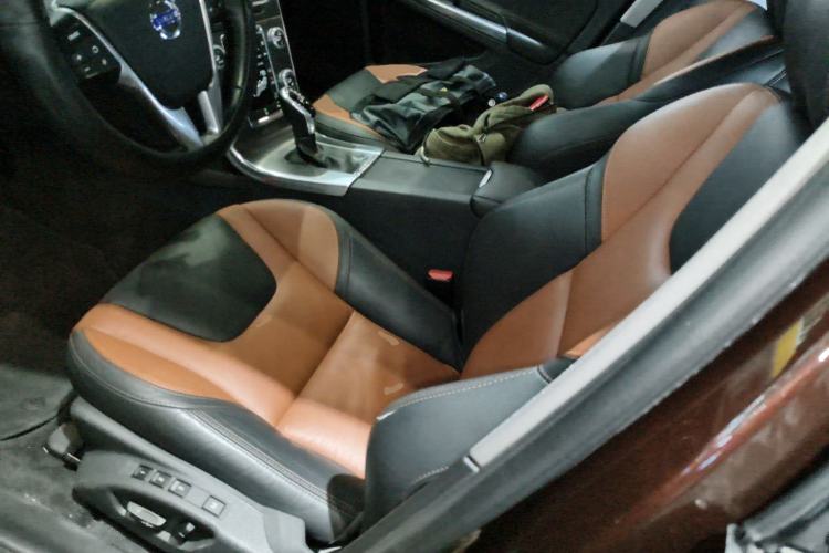 Used Volvo V60 2016 Cross Country T6 AWD